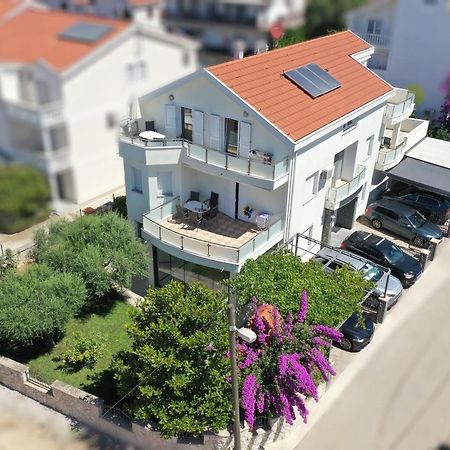 Apartments Dumancic Biograd Na Moru Esterno foto