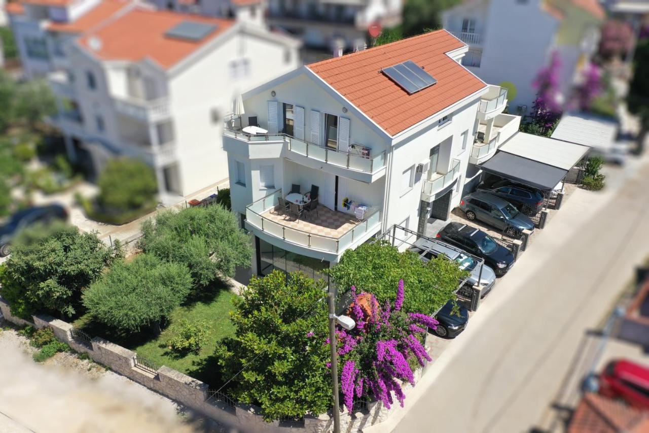 Apartments Dumancic Biograd Na Moru Esterno foto