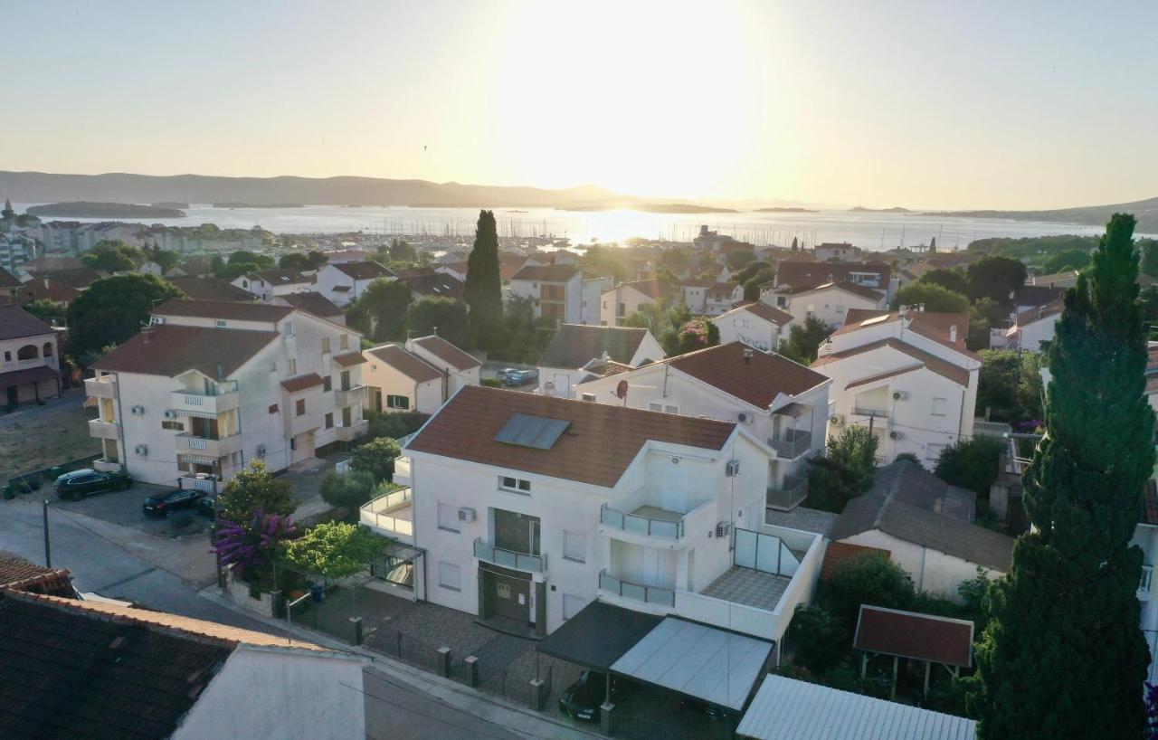 Apartments Dumancic Biograd Na Moru Esterno foto