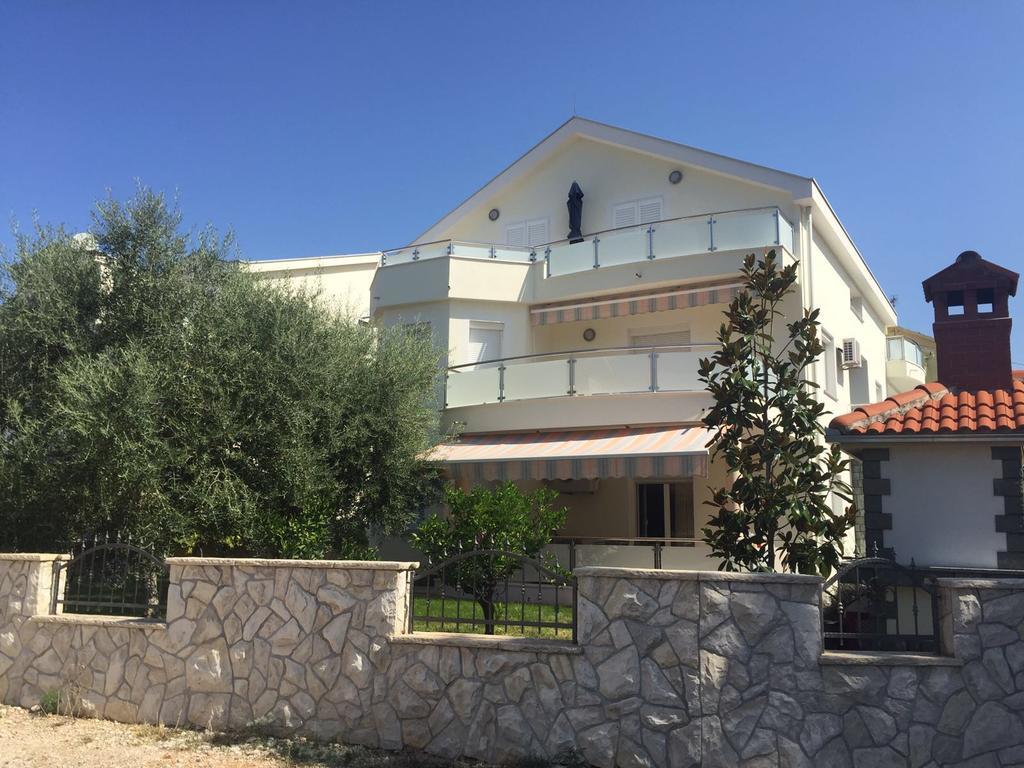Apartments Dumancic Biograd Na Moru Esterno foto
