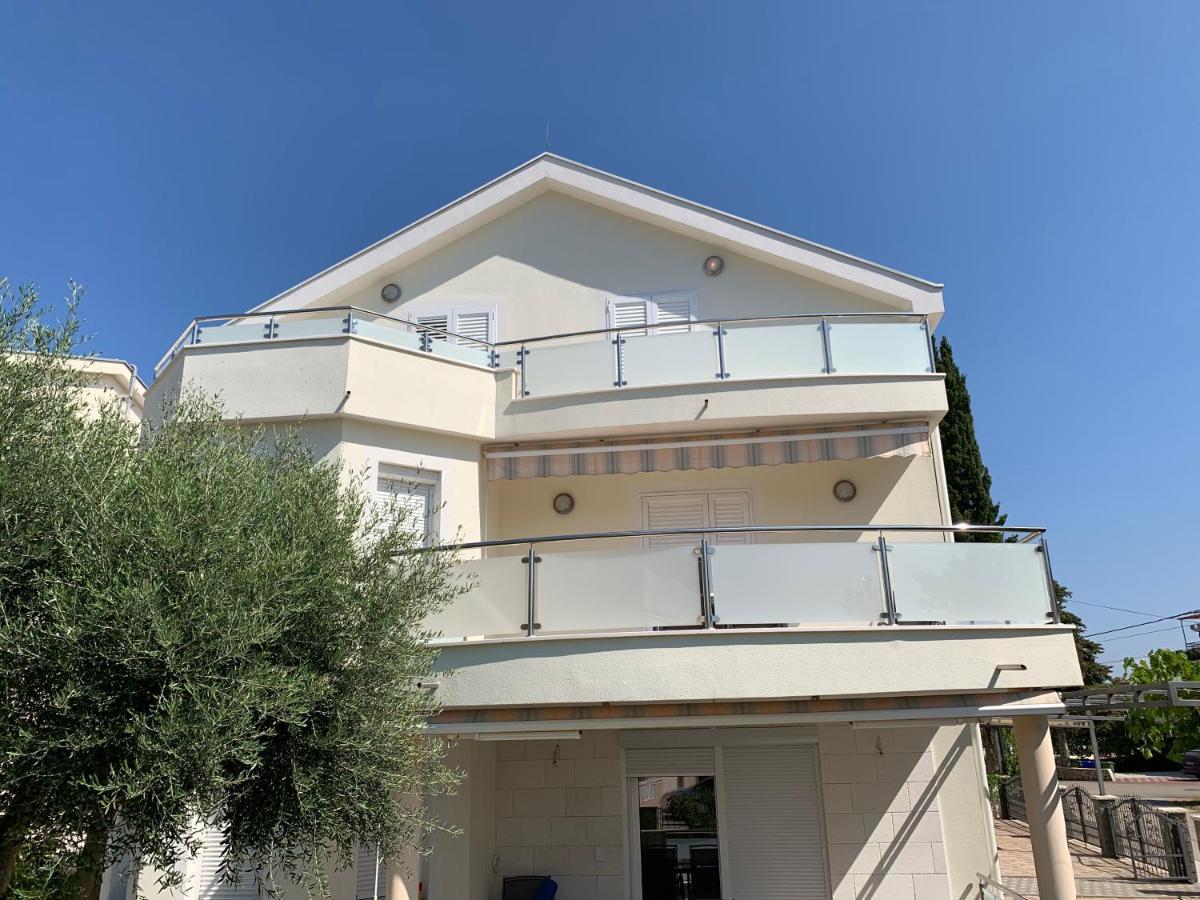 Apartments Dumancic Biograd Na Moru Esterno foto