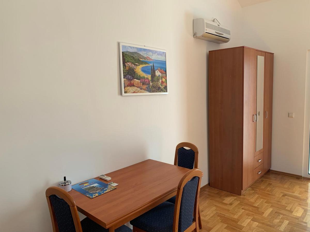 Apartments Dumancic Biograd Na Moru Esterno foto