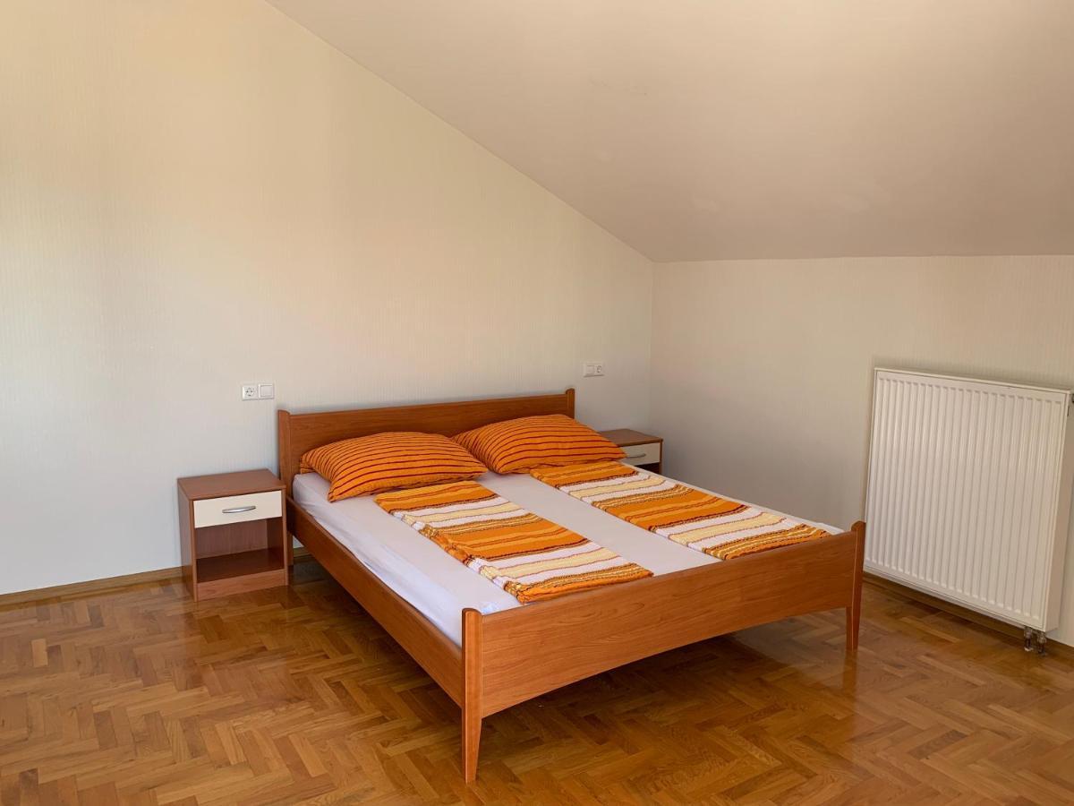 Apartments Dumancic Biograd Na Moru Esterno foto
