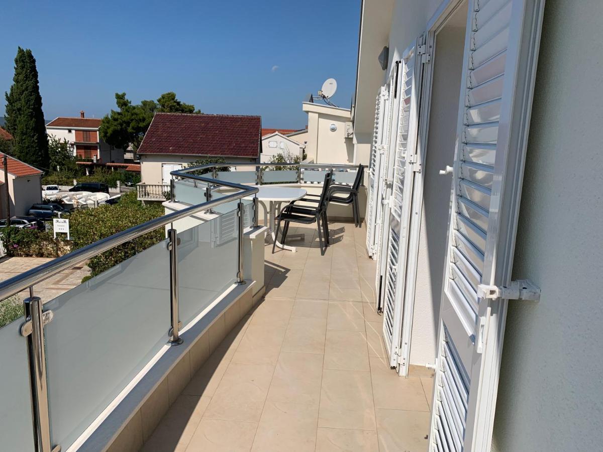 Apartments Dumancic Biograd Na Moru Esterno foto