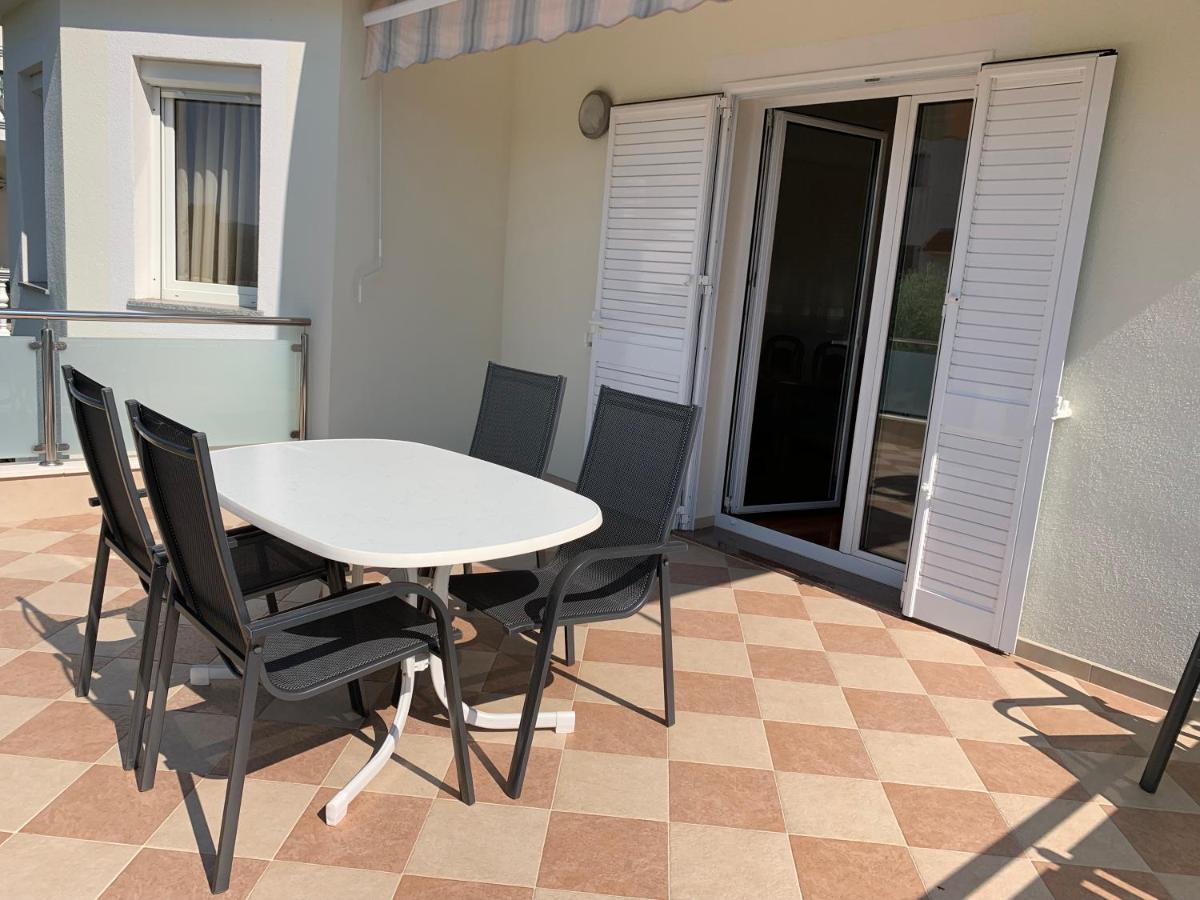 Apartments Dumancic Biograd Na Moru Esterno foto
