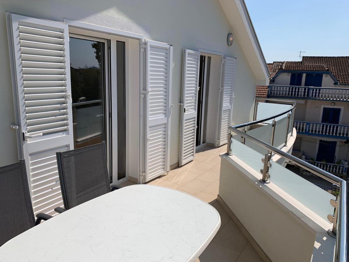 Apartments Dumancic Biograd Na Moru Esterno foto