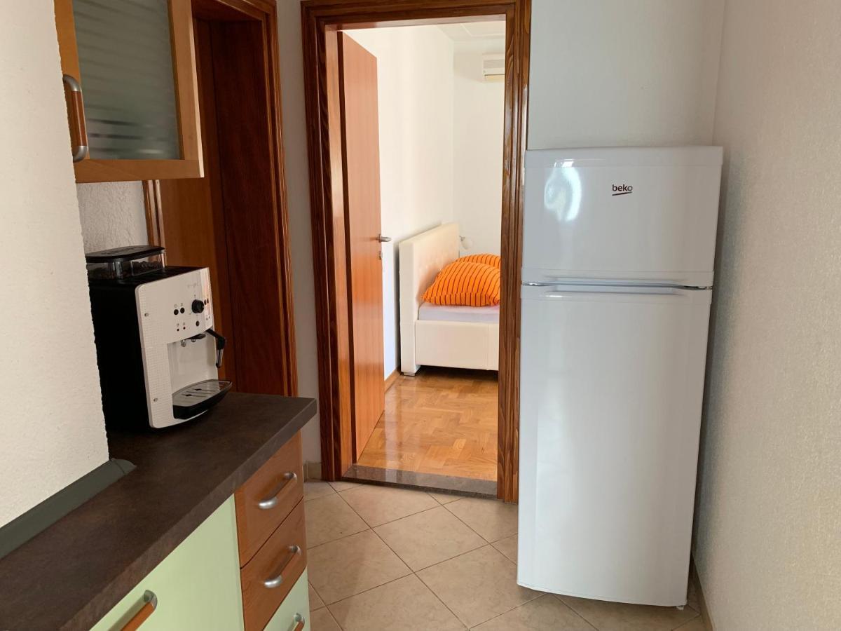 Apartments Dumancic Biograd Na Moru Esterno foto