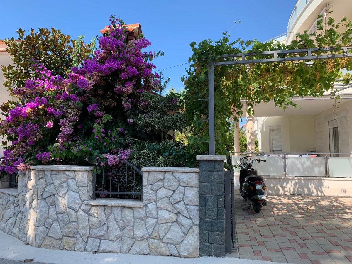 Apartments Dumancic Biograd Na Moru Esterno foto